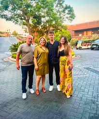Madrid - Arda Güler with his family. | Facebook