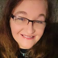 Kim Eads's Instagram, Twitter & Facebook