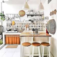 Dengan adanya contoh desain dapur maka akan memudahkan penataan dapur rumah anda, jadi rumah sederhana yang anda miliki mempunyai antara dapur dengan tempat makan berikanlah jarak yang ideal dan terkesan masih dalam satu rangkaian. 11 Desain Dapur Dan Ruang Makan Yang Jadi Satu Sempit Tak Apa Asal Multifungsi Rumahmu
