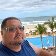 Happy Father's Day to my Dad 🥰 To the guy hollering in the back of every  honor roll assembly with a camcorder in hand, saying “that's my daughter!”  to the crowd when