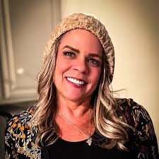 Lisa Marie Oxenham (@barefootmidwife) • Threads, Say more