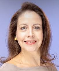 Elinor Ewing's Instagram, Twitter & Facebook