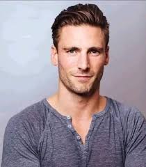 Between Tyler hynes ,ryan paevey, brennan elliott and Andrew Walker who is  your favorite actor in Hallmark Christmas movies 💕💕😘