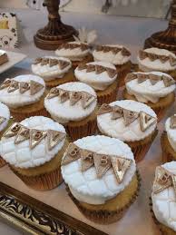 Black White And Gold Baby Shower Cake Fondant Topped Cupcakes At A White Black And Gold Baby Shower Party See More Party Planni Baby Shower Cupcakes Neutral Baby Shower Cupcakes Baby Shower Cakes