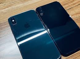 The matte black model is the larger 7 plus, but it still gives you a good sense of how the two finishes compare, lovejoy reports. Apple Prototyped A Jet Black Iphone X Macrumors