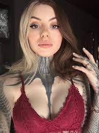 Déesse Abrahel - Dominatrice & Feetgirl