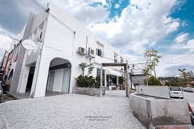 Café in à la maison. The Sherry Oug Brunch Coffee Porki Licious Dish Malaysian Flavours