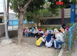 We did not find results for: Gaji Menunggak Buruh Pabrik Sepatu Di Madiun Mogok Kerja