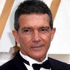 | banderas ha realizado estas declaraciones en el teatro albéniz de málaga, donde precisamente este lunes ha. Antonio Banderas Reveals He Has Coronavirus On 60th Birthday Antonio Banderas The Guardian