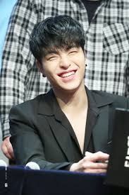 Ikon junhoe kim jinhwan ikon kpop yg entertainment park hyun sik bobby ikon member winner ikon warner music. Such A Refreshing Smile Ikon Junhoe Ikon Junhoe Ikon Kpop Ikon Member