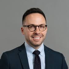 Mike Pettry's Instagram, Twitter & Facebook