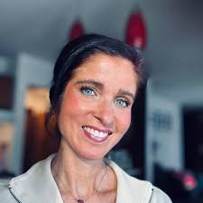 What routine home cleaning services are available in Canal Fulton?