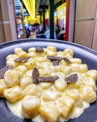 Gnocchi di gamberoni al tartufo luglio 22, 2020. Gnocchi Al Taleggio E Tartufo Di Luigia The Best Of Italy Facebook