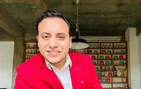 Christopher Juárez, el youtuber transgénero que educa a México