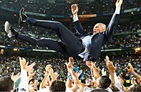 Zidane gets praised for his success from the highest order. Zidane Who Won The Ballon D Or In 1998 As An Outstanding Attacking Midfielder With A Magnificent Left Foot Arrived At Real Madrid In 2001