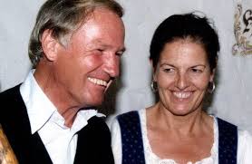 Tirol Touristica 2002: "Stanglwirt" Balthasar Hauser mit Familie  ausgezeichnet