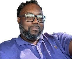 Shishrina Petro's Instagram, Twitter & Facebook