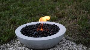 Make an x, with the axis at the center of what will be your fire pit. How To Make A Concrete Fire Bowl 6 Steps With Pictures Instructables