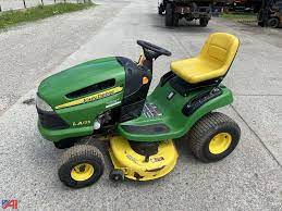 Product identification number (serial number) is located on the left side of the rear frame. Auctions International Auction Surplus Liquidation Ny 21465 Item John Deere La125 Riding Lawn Tractor
