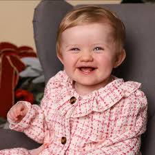 A giant teddy bear has been thrown to the curb in Southie this morning. 💔  📸: @elizabethqua