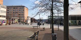 ▸ när polisen i göteborg stoppade en man på moped för kontroll i hjällbo centrum blev de omringade av en grupp personer. Strukturplan Hjallbo Goteborg Swms Arkitektur