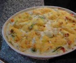 Gemuse Kartoffelauflauf In Einer Frischkasesosse Mit Kase Uberbacken Rezept Rezepte Frischkasesosse Leckeres Essen