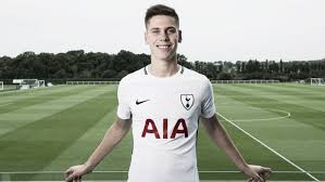 Todas las noticias sobre la selección cuya organización está a cargo de la asociación del fútbol argentino, perteneciente a la conmebol. Tottenham Ficha A La Joven Promesa Argentina Juan Foyth Vavel Espana
