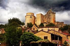 Situe Non Loin De Villeneuve Sur Lot Entre Le Quercy Et Le Haut Agenais Bonaguil Le Chateau De La Avec Images Chateau De Bonaguil Chateau France Les Chateaux De France