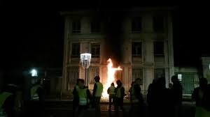 It is an old town with legendary history, historically an important pilgrimage destination, and still a main starting point for the st. Gilets Jaunes La Prefecture En Feu Des Blesses Des Interpellations Au Puy En Velay Revivez Notre Direct Video Le Puy En Velay 43000