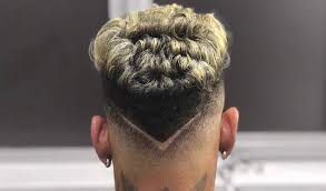 На заниманието присъства голямата звезда лионел меси, но вниманието падна върху неймар. Parikmaher Kotoryj Sdelal Nejmaru Tu Samuyu Prichesku Anton Gorshkov Logo Design Blogi Sports Ru