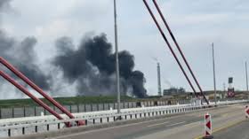 Die explosion am montagmorgen löste einen großeinsatz der feuerwehr aus, wie ein polizeisprecher sagte. Ak4ynakwup Hcm