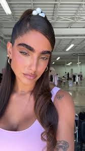 Isabella Beard's Instagram, Twitter & Facebook