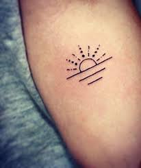 Wandtattoos und wandbilder selbst gestalten. Stunningly Hot Sun Tattoos Tattoos Tattoos For Women Tattoos For Guys Tattoos For Women Small Tattoos For Halbe Armel Tattoo Tattoos Frauen Sonnen Tattoo Klein