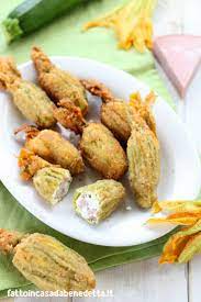 Fiori Di Zucca Farciti Fritti E Al Forno Di Benedetta Deliziosi Fagottini Croccanti Ripieni Di Mortadell Ricette Ricette Facili Frittelle Di Zucchine Al Forno