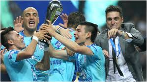 Jun 17, 2021 · 'chucky' debutó en una copa del mundo el 17 de junio de 2018 en rusia ante la selección de alemania y el exjugador de los tuzos del pachuca le dio la victoria al tri con una bella anotación que. Que Facil Es Salir Campeon Cuando Tienes A Chucky Lozano Marca Claro Mexico