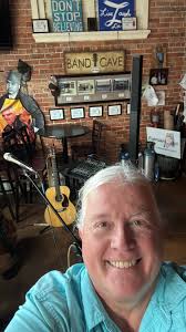 Eighteen East Restaurant and Bar