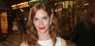 She was born in 1983 in prague, czechoslovakia. Stavnata Hana Vagnerova Ukazala Sexy Lokny A Dlouhe Nohy Tyden Cz