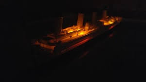 the sinking titanic (@thesinkingtitan