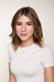 Isabel Avery's Instagram, Twitter & Facebook