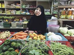 Harga emas hari ini isnin 10 mei 2021 = rm7,518.68 seauns atau rm241.73 segram. Harga Sayur Hijau Tidak Stabil