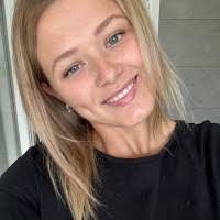 Lillian Welch's Instagram, Twitter & Facebook