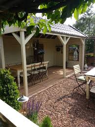 Zu Handen Zusammenfuhren Kleinen Grunanlage In Dieser Stadt Einen Garten Gartenhaus Klein Small Backyard Landscaping Backyard Patio Backyard Landscaping