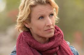 Alexandra is the older sister of actress audrey lamy. Apres Moi Le Bonheur Tf1 Series Films Alexandra Lamy En France Il Y A Un Certain Snobisme Par Rapport A La Tele
