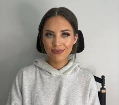 Hairstylist in Lansing area specializing in blonding