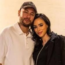 Sem crise! Neymar Jr. e Bruna Biancardi irão se casar com direito a  padrinhos famosos, diz jornalista