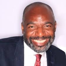 Dawn Comer's Instagram, Twitter & Facebook