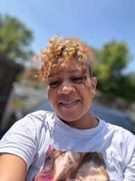 Anita Michelle's Instagram, Twitter & Facebook