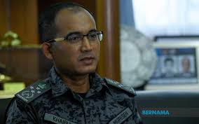 The nation's capital kuala lumpur is the largest city and plays host to several immigrants. Bernama System Disruptions Cause Congestion At Malaysian Immigration Office In Singapore