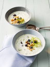 Kalte Gurken Joghurt Suppe Mit Blaubeeren Rezept Rezeptideen Gurke Blaubeeren