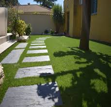 En effet, il est possible de poser votre pelouse synthétique autant sur du béton que de la terre, à marseille comme partout ailleurs. The Gazon Synthetique Leader Dans La Vente De Pelouse Synthetique Et L Installation De Gazon Synthetique A Aix En Provence